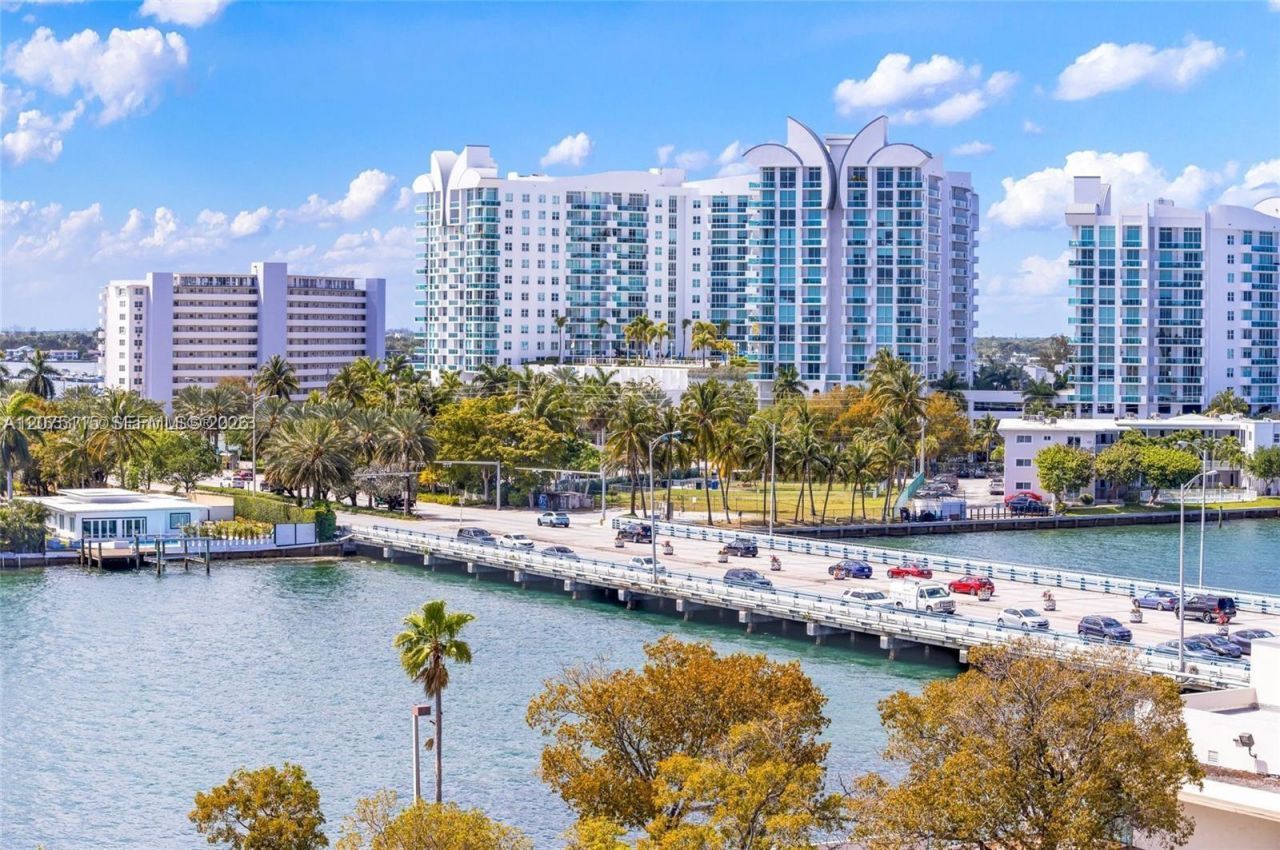 1455 N Treasure Dr , Unit PH-H, North Bay Village, FL 33141 Photo