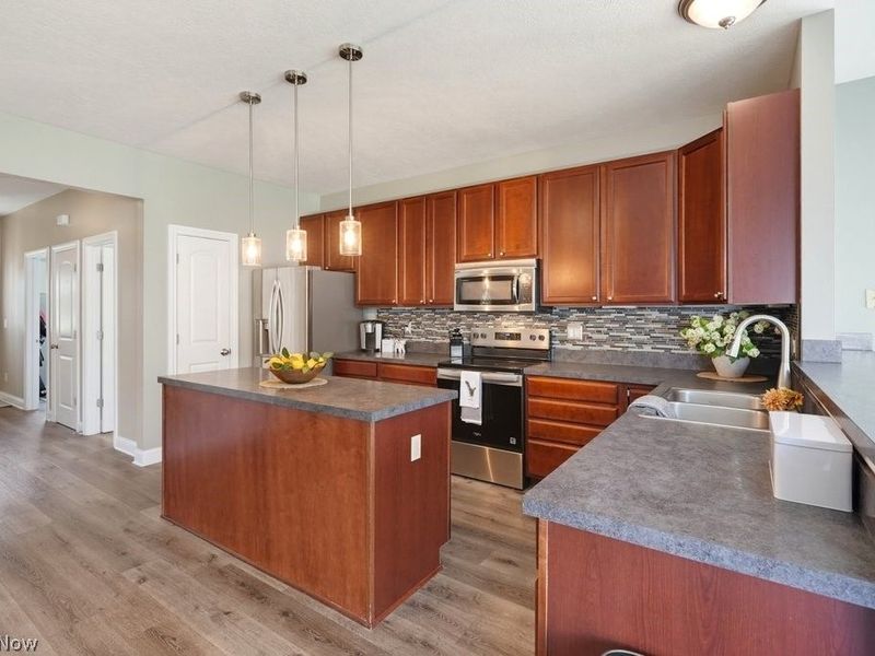 882 Queens Gate Way, Wadsworth, OH 44281 Photo 11