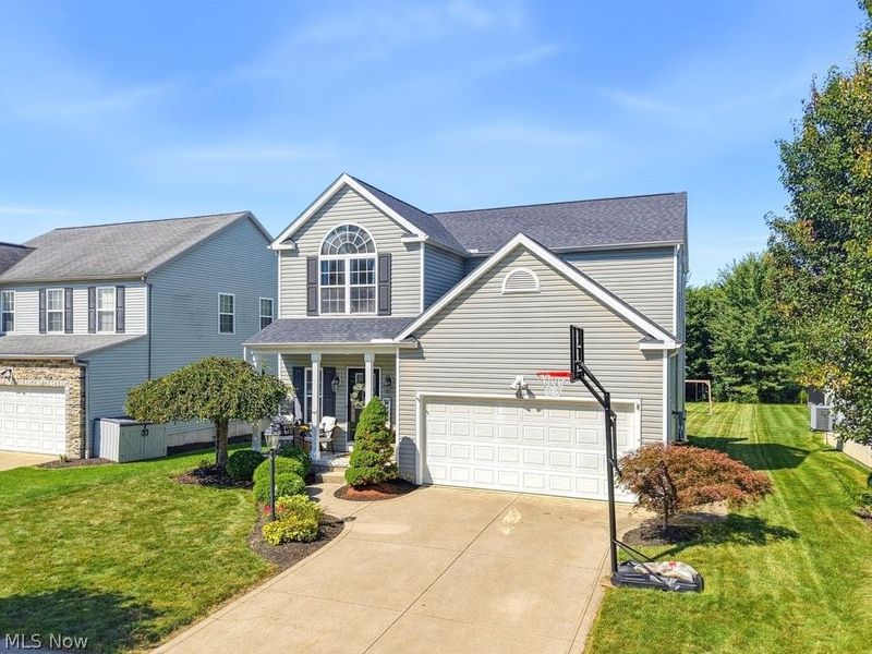 882 Queens Gate Way, Wadsworth, OH 44281 Photo 2
