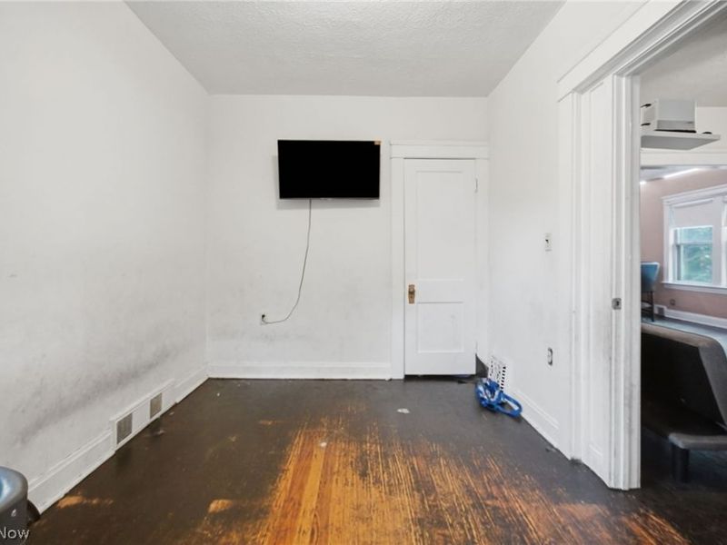 15715 School Avenue, Cleveland, OH 44110 Photo 11