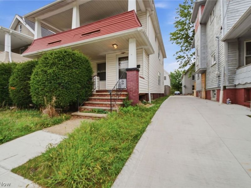 15715 School Avenue, Cleveland, OH 44110 Photo 2