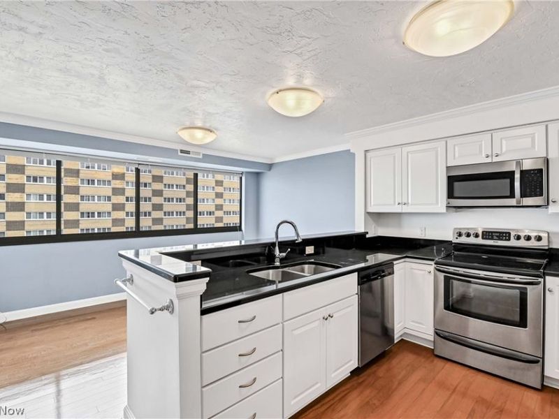 12550 Lake Avenue 12550 Lake Avenue Avenue, Unit 1407-1401, Lakewood, OH 44107 Photo 12
