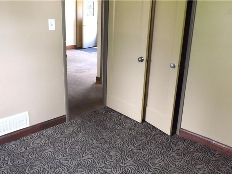 5857 Willaston Drive, Riverside, OH 45431 Photo 8