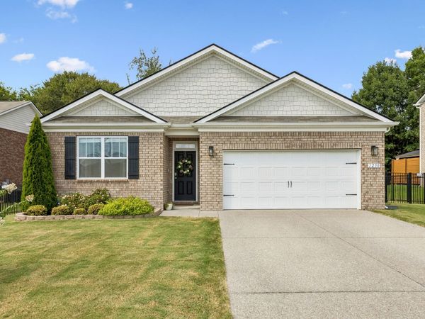 1230 Sylvan Park Dr, Spring Hill, TN 37174
