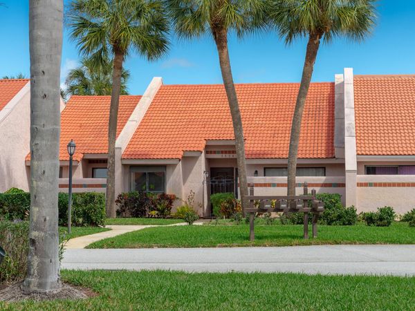 3504 SE SANDPIPER Court, Port St. Lucie, FL 34952