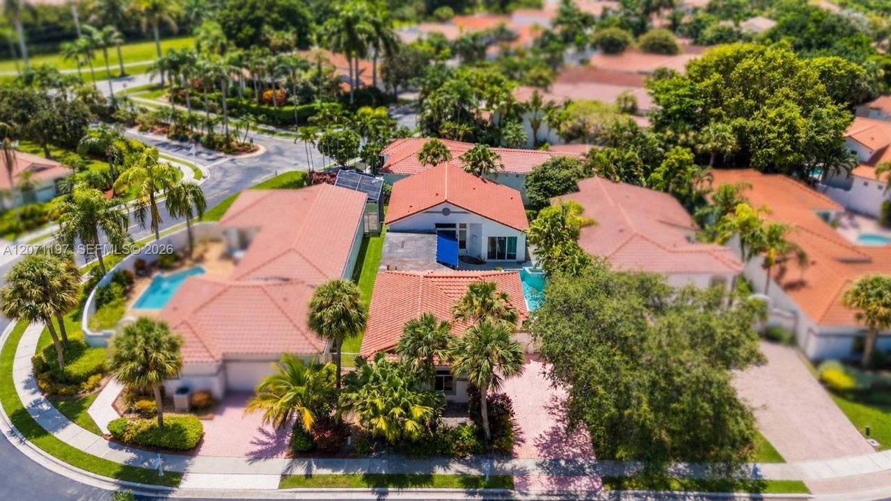 1051 W Bel Aire Dr W , Pembroke Pines, FL 33027 Photo