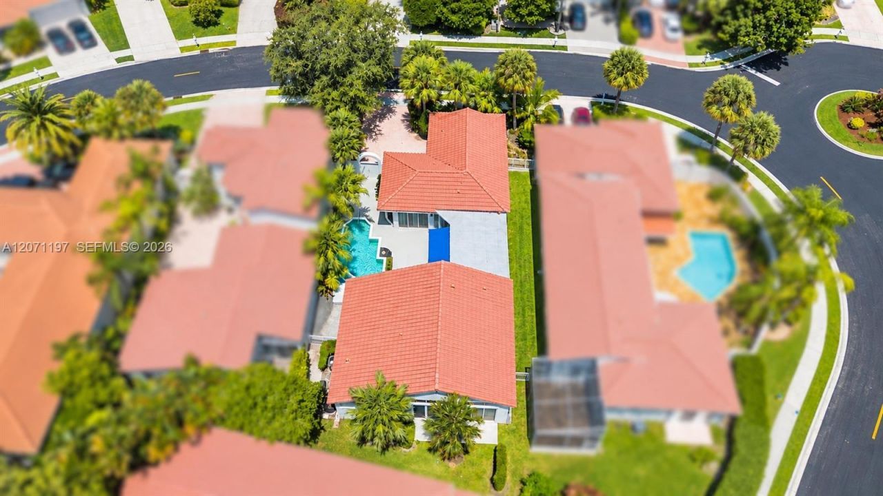 1051 W Bel Aire Dr W , Pembroke Pines, FL 33027 Photo