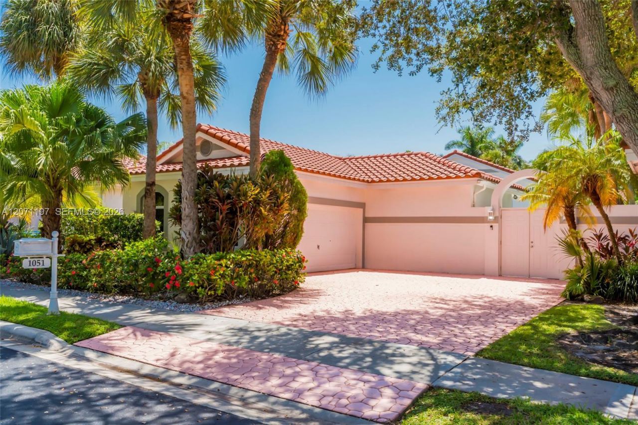 1051 W Bel Aire Dr W , Pembroke Pines, FL 33027 Photo