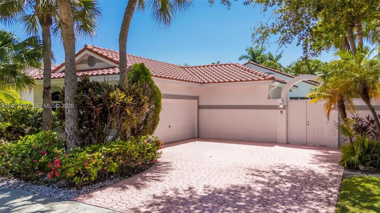 1051 W Bel Aire Dr W , Pembroke Pines, FL 33027 Photo