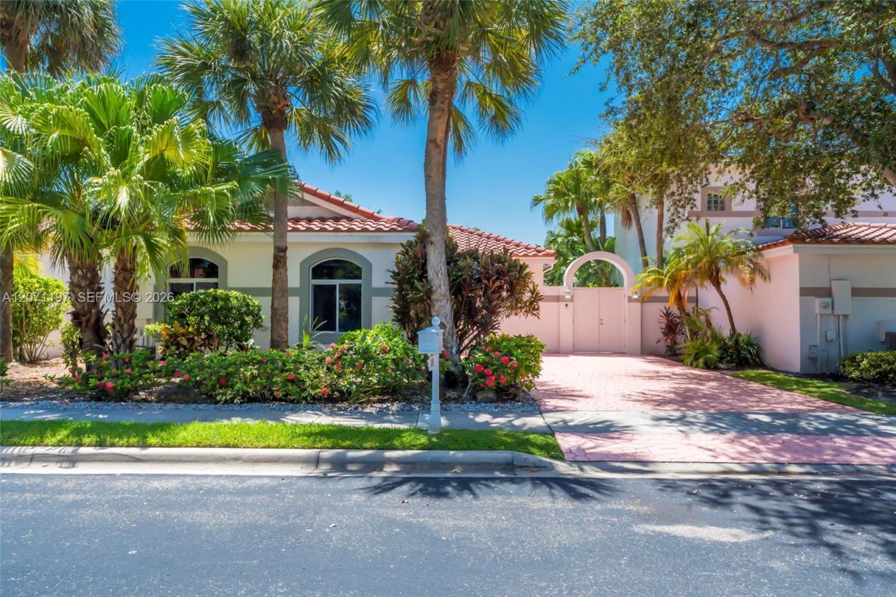 1051 W Bel Aire Dr W , Pembroke Pines, FL 33027 Photo