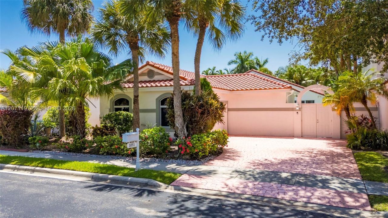 1051 W Bel Aire Dr W , Pembroke Pines, FL 33027 Photo