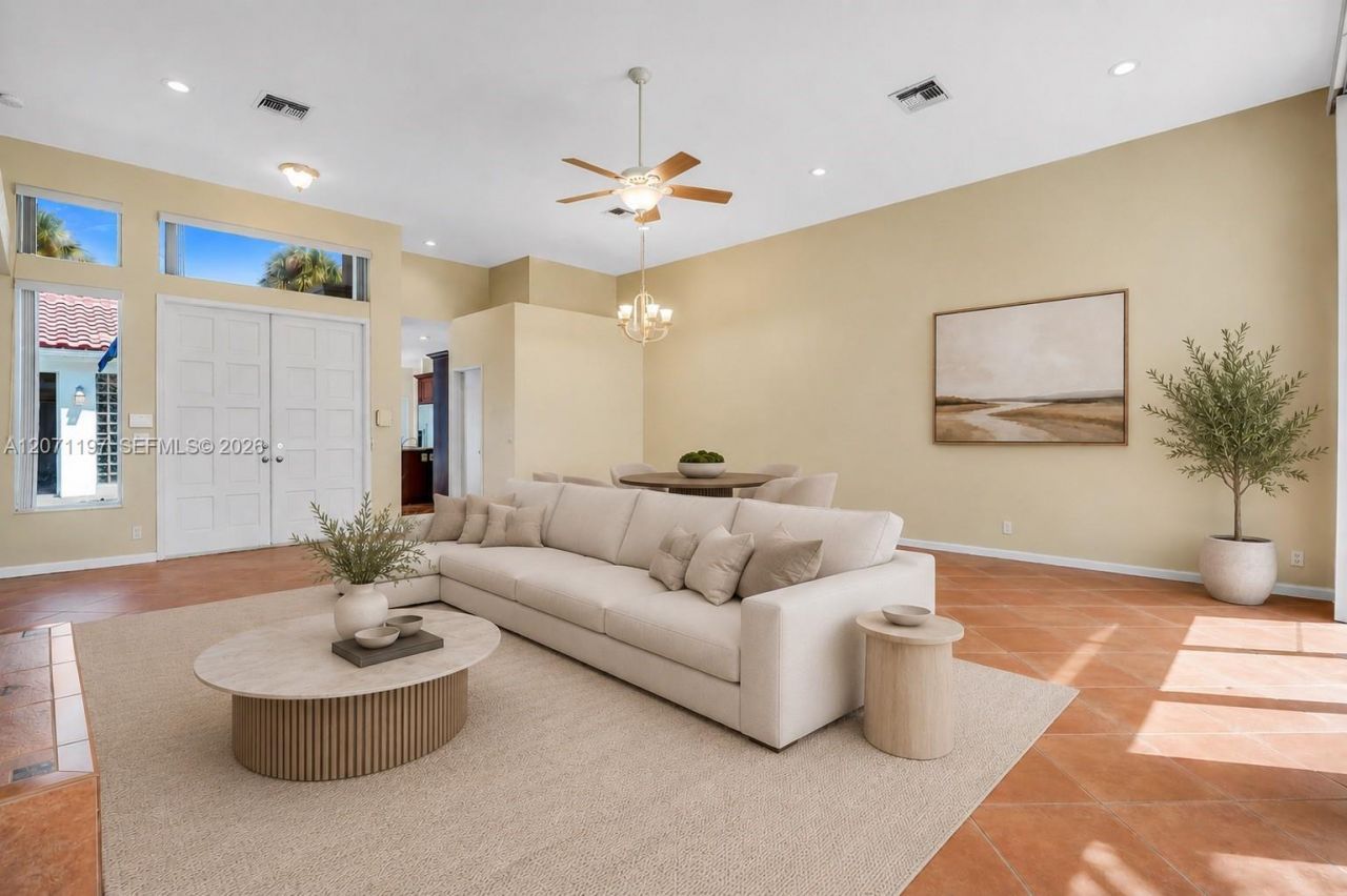 1051 W Bel Aire Dr W , Pembroke Pines, FL 33027 Photo