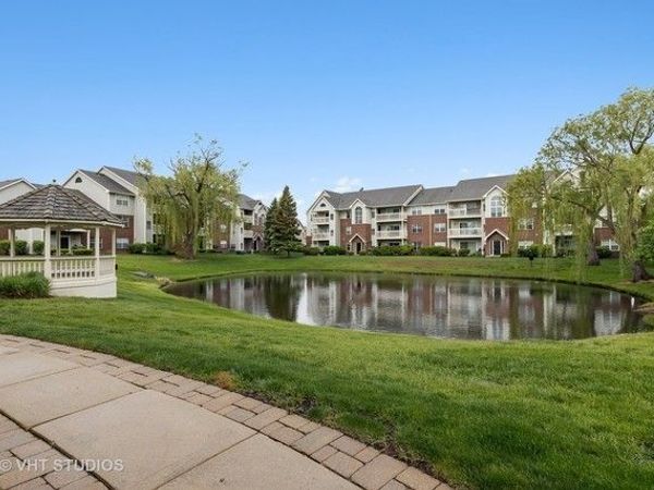 33 Kensington Circle , Unit 201, Wheaton, IL 60189