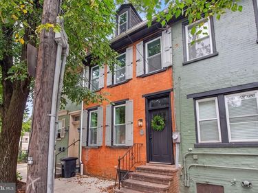 442 N QUEEN STREET, LANCASTER, PA 17603