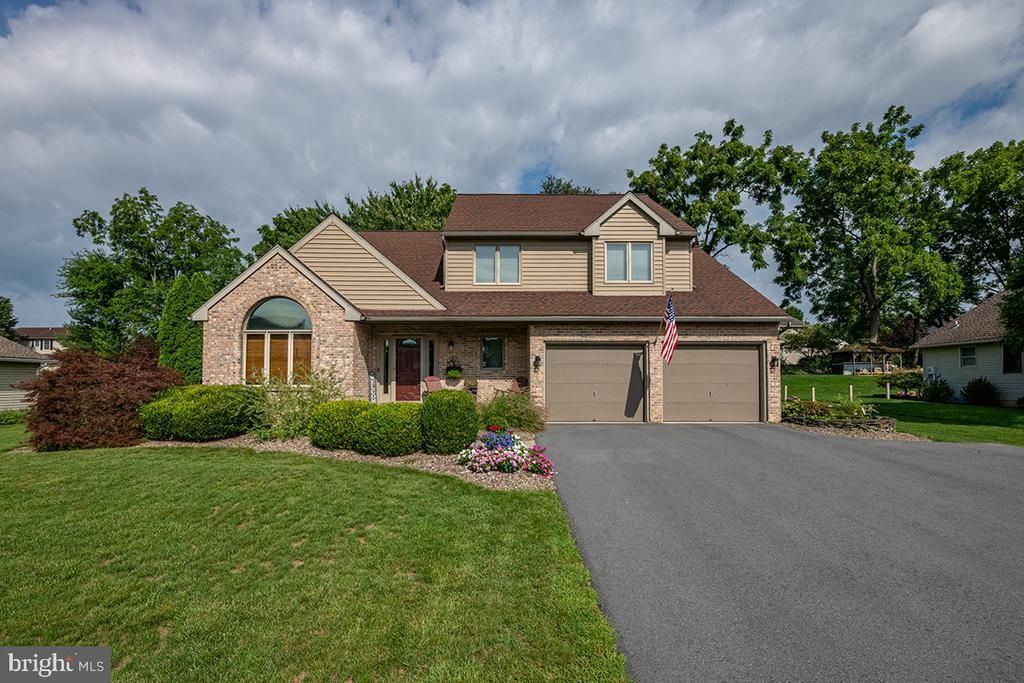 328 W WALNUT TREE DRIVE, BLANDON, PA 19510