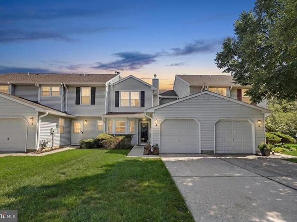 4 FAIRFAX COURT, BORDENTOWN, NJ 08505