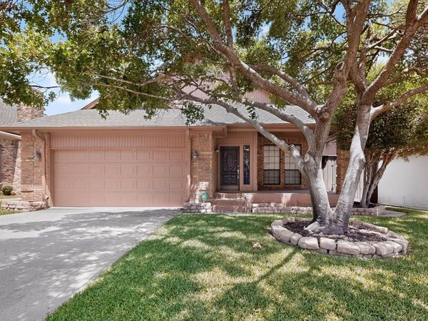 1216 Olde Towne Drive, Irving, TX 75061