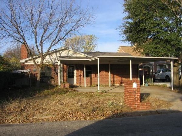 617 Comal Avenue , White Settlement, TX 76108