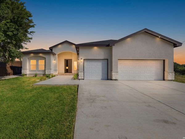 7801 Yellow Bark, Selma, TX 78154