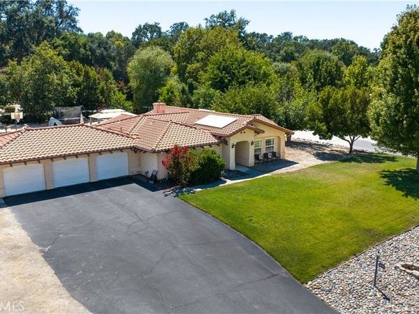 3050 Avenida Del Sol, Atascadero, CA 93422