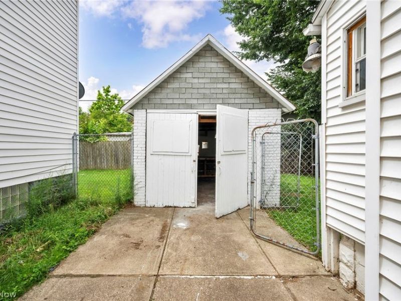 2036 W 99th Street, Cleveland, OH 44102 Photo 28