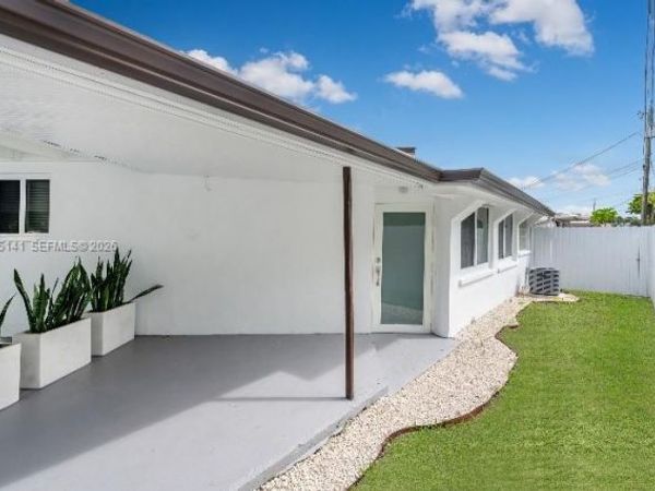 Unit B, Hialeah, FL 33010