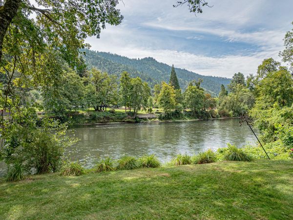 5605 Foothill Boulevard, Rogue River, OR 97537