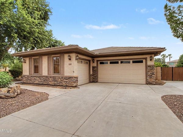 1351 E CANARY Drive, Gilbert, AZ 85297