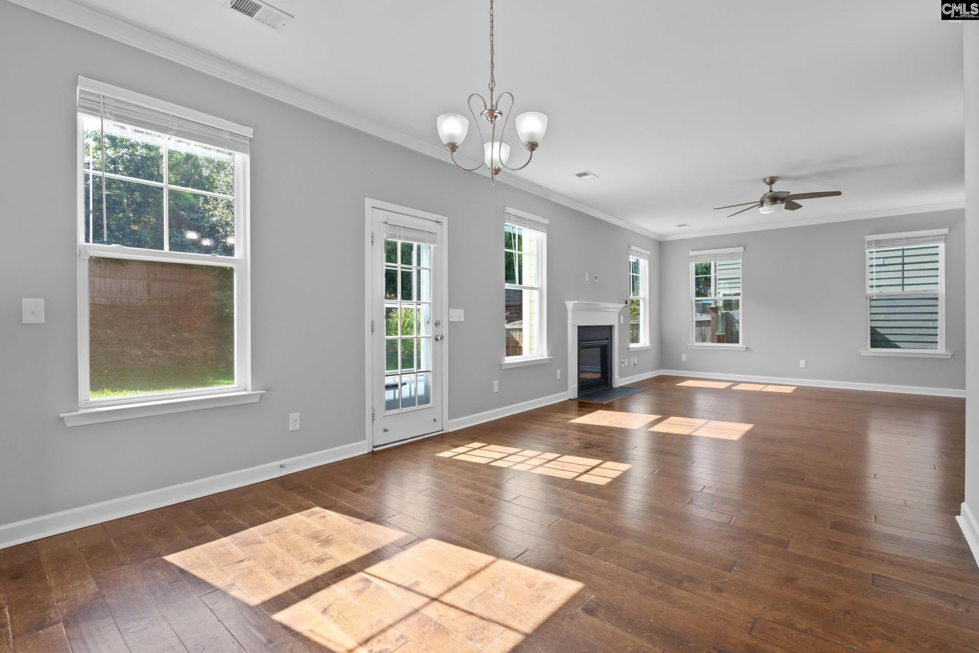 425 Maria Posada Court  Photo 12