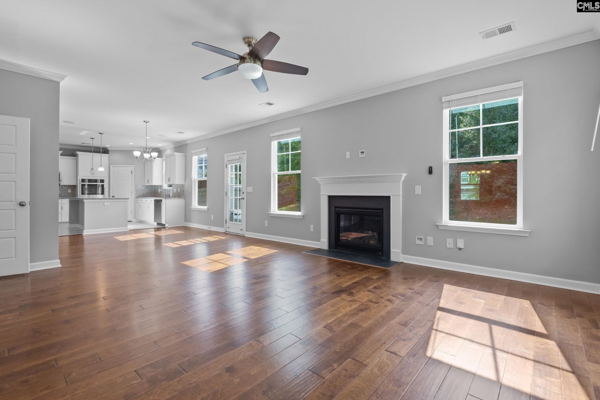 425 Maria Posada Court  Photo 9
