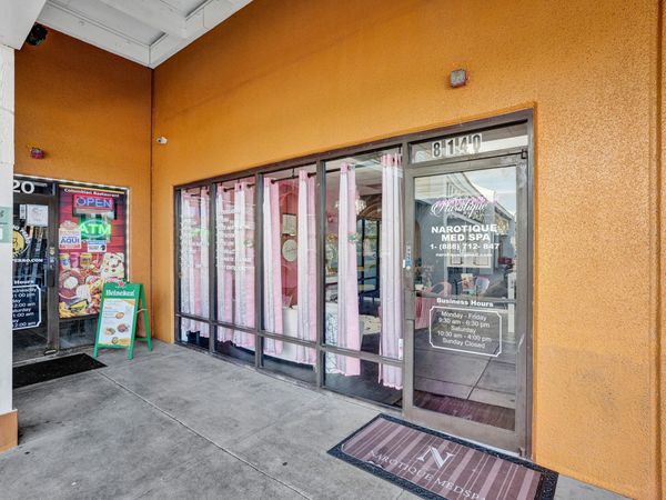 8140 PINES Boulevard, Pembroke Pines, FL 33024