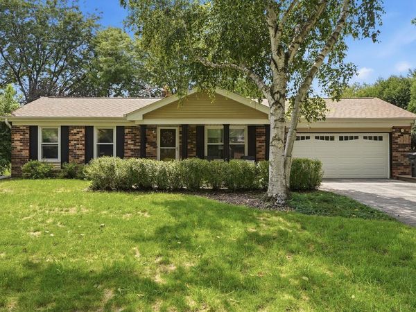 107 Shepard Ct, Mukwonago, WI 53149