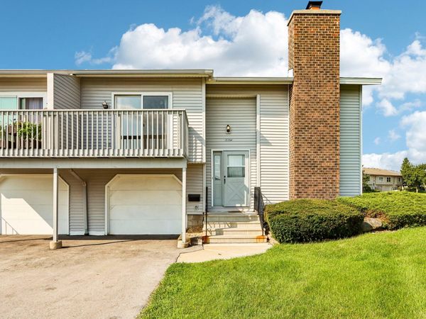 10354 W Parkwood Dr, Franklin, WI 53132