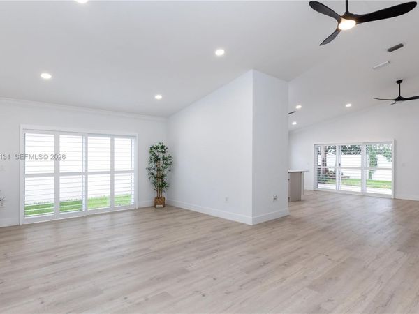 46 Gables Blvd , Weston, FL 33326