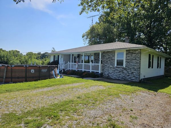 309 N Main Street, Ina, IL 62846