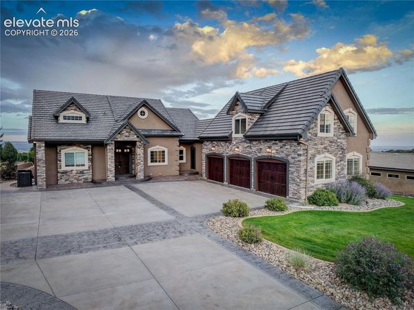 3725 Twisted Oak Circle, Colorado Springs, CO 80904