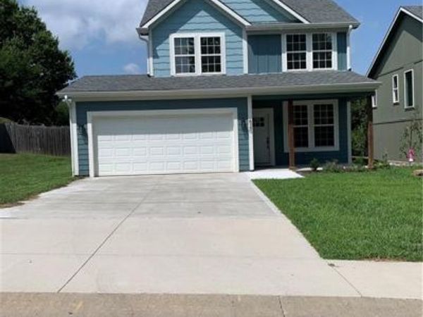 620 NW Charlotte Street, Grain Valley, MO 64029