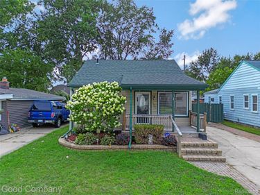 23385 Melville Avenue, Hazel Park, Mi 48030