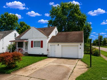 3933 Clairmont Street, Flint, Mi 48532