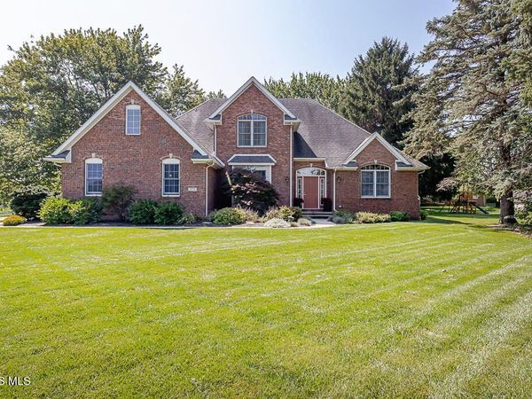 970 Ohio Avenue, Elmore, OH 43416
