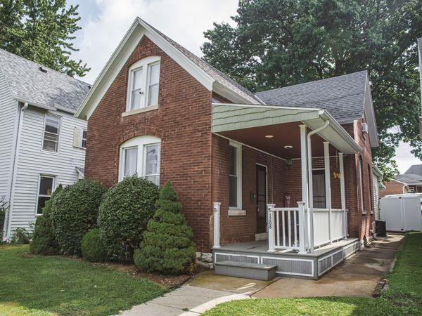 1208 N 9TH Street, Quincy, IL 62301