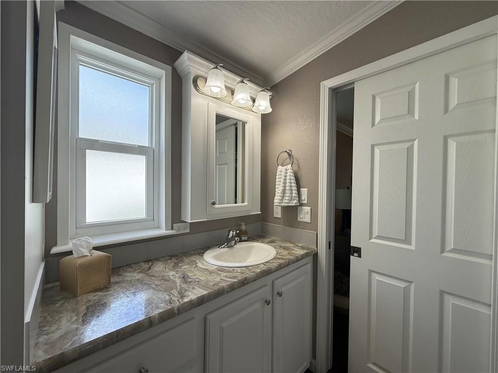 1626 Diamond Lake Cir, Naples, FL 34114 Photo