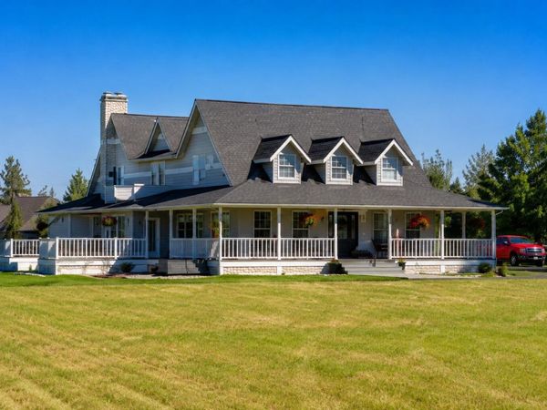 6225 SW Zenith Avenue, Redmond, OR 97756