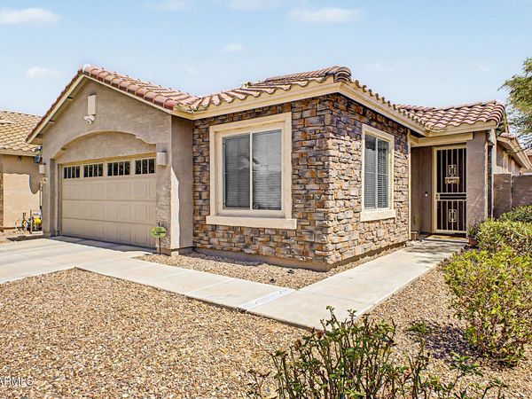 961 W CAPULIN Trail, San Tan Valley, AZ 85140