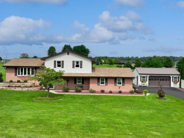 15 SHERRARD DRIVE, WILLOW STREET, PA 17584