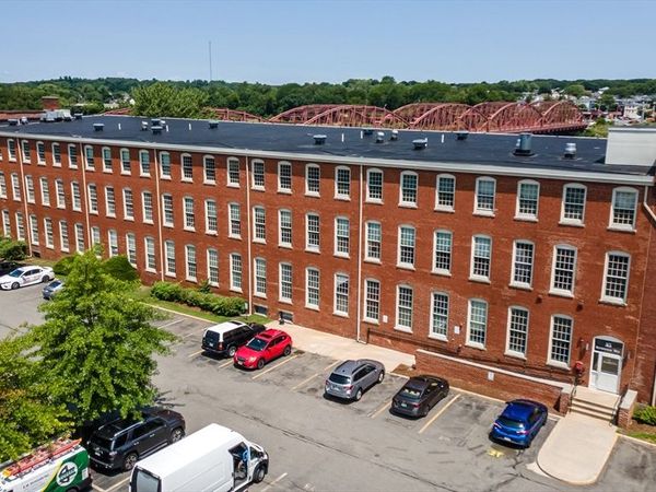 35 Riverwalk Way, Unit R201, Lowell, MA 01854