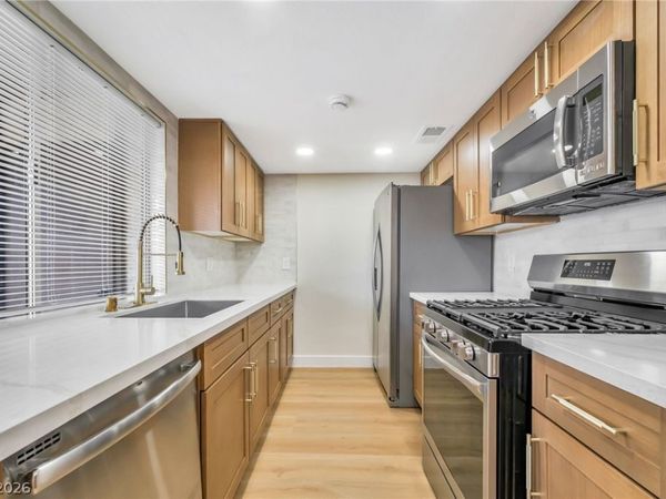 1405 Vegas Valley Drive , Unit 51, Las Vegas, NV 89169