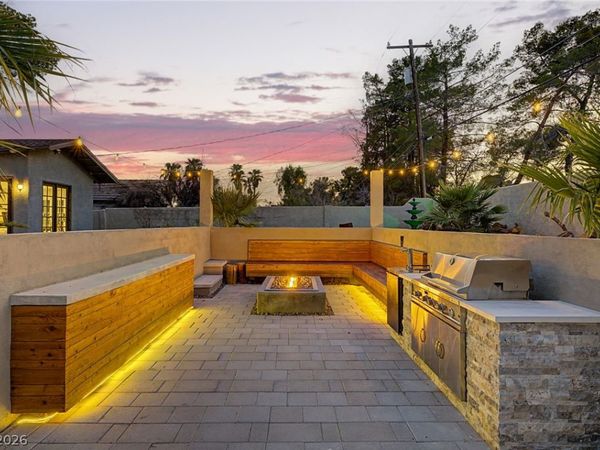 1572 Santa Anita Drive, Las Vegas, NV 89119