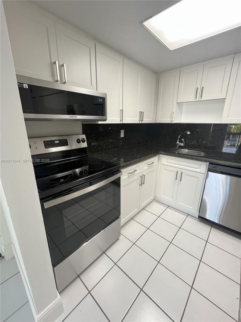 8311 SW 142nd Ave, Unit I204, Miami, FL 33183 Photo