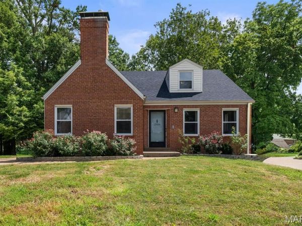 2956 Andover Drive , St Louis, MO 63121